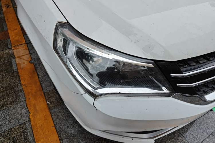 Used Geely Auto Diamond 2016 1.5L Manual Elite Edition Right Front Headlight