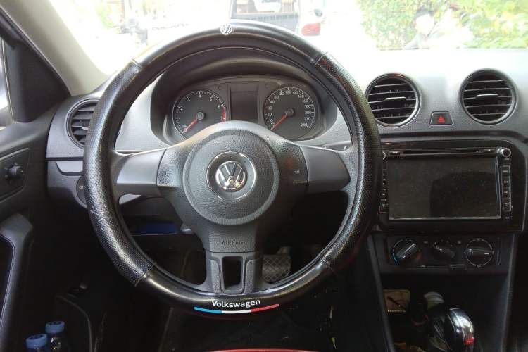 Used Volkswagen Jetta 2015 1.6L Automatic Fashion Model
