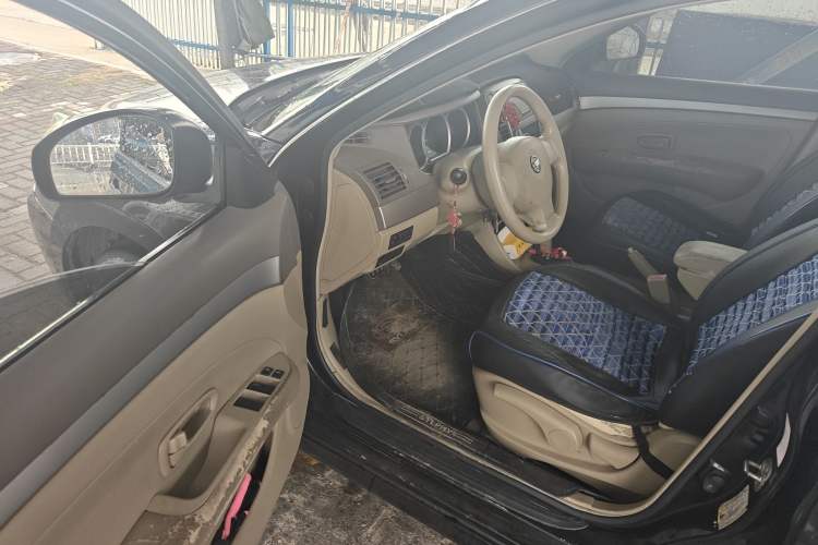 Used Nissan Sylphy 2012 Classic 1.6XE Automatic Comfort Edition Driver Seat