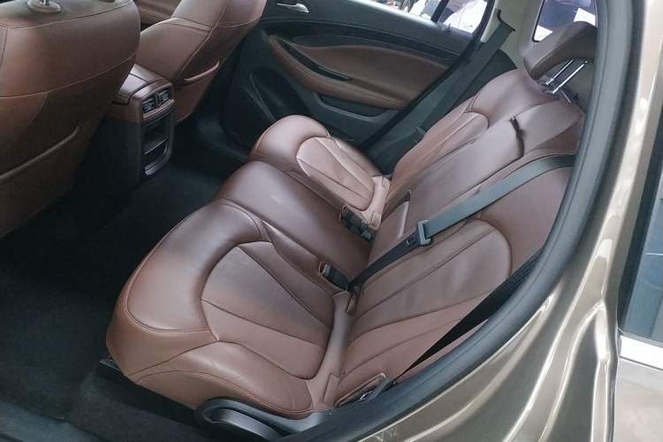 Used Buick Envision 2018 28T Four-Wheel Drive Luxury Model
