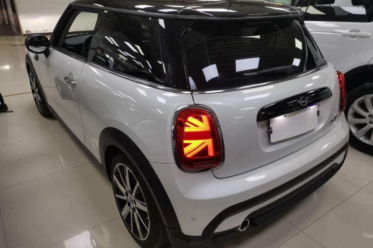 Used MINI MINI 2023 Updated 1.5T COOPER Artist
