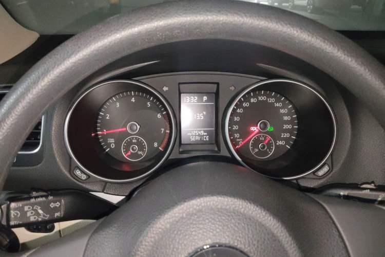 Used Volkswagen Golf 2012 1.6L Automatic Fashion Model Instrument Cluster