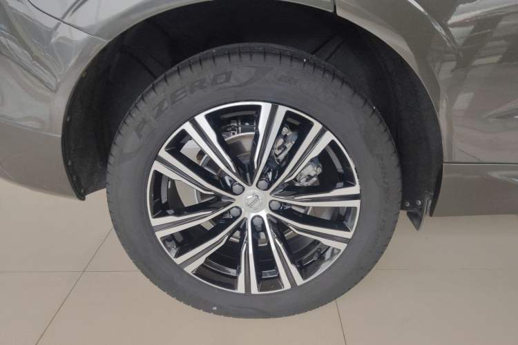 Used Volvo XC60 2022 B5 4x4 Smart Luxury Edition
