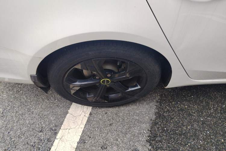 Used Roewe i6 MAX 2020 300TGI Automatic "Swell Cool Smart Drive" Edition Exterior 5