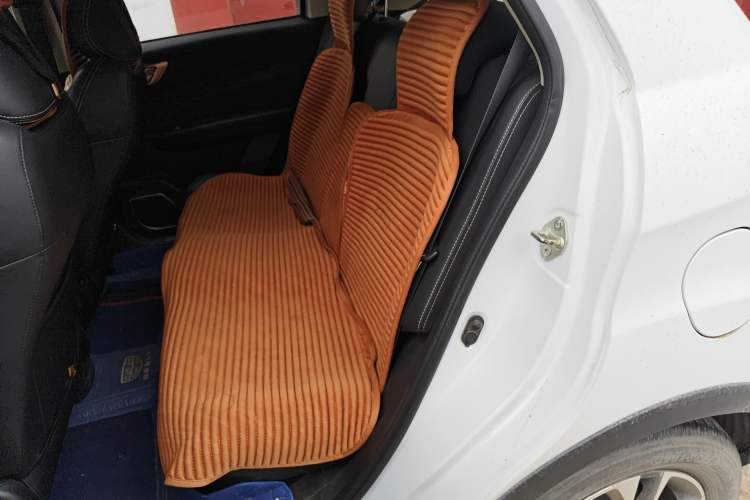 Used Geely Auto Vision X3 2019 Upgraded Model 1.5L CVT Elite Version Left Rear Seat