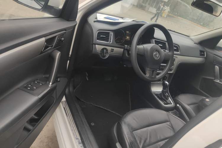 Used Volkswagen Lavida 2013 Revised Version 1.4 TSI DSG Comfort Edition Driver Seat