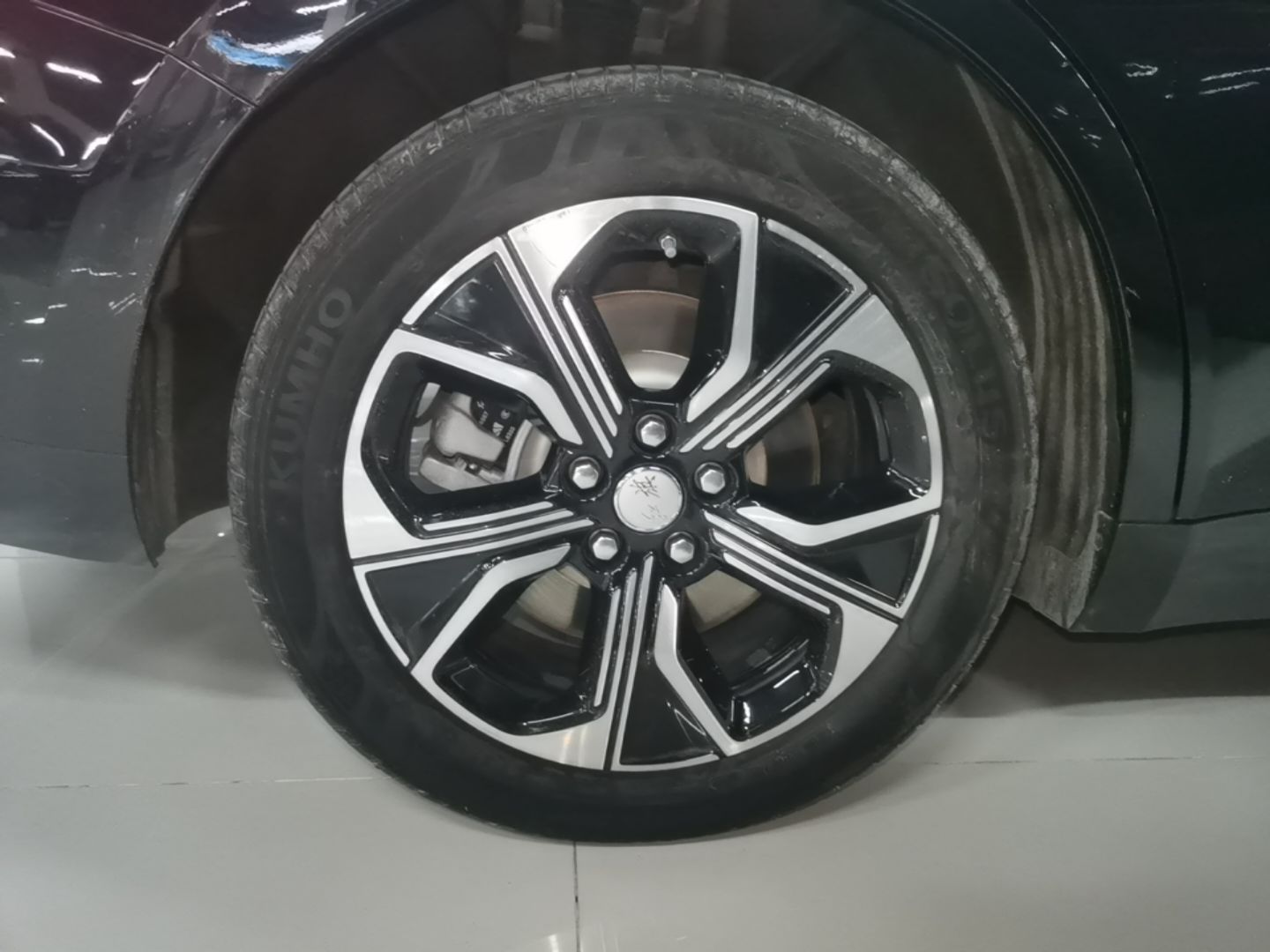 Hongqi E-QM5 2023 Base Travel Edition — снимка 11
