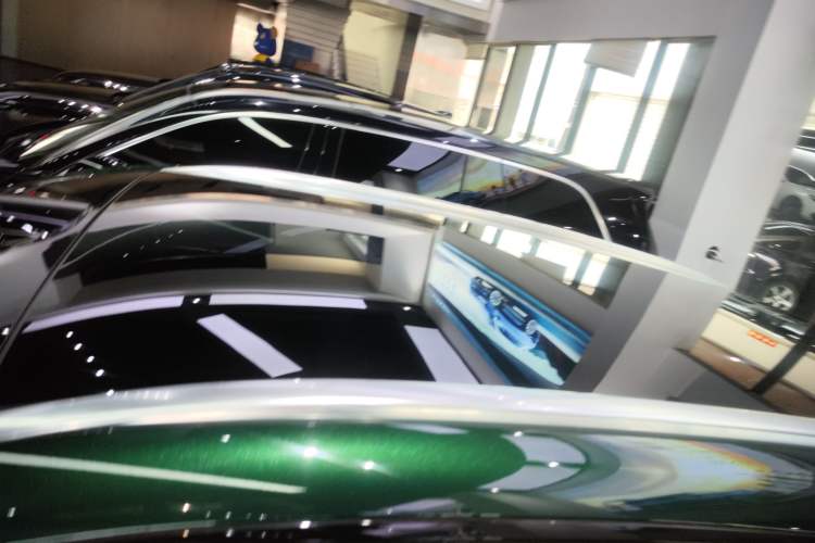 Used Zeekr 7X 2025 100 kWh Long-Range Rear-Wheel Drive with Intelligent Driving Features