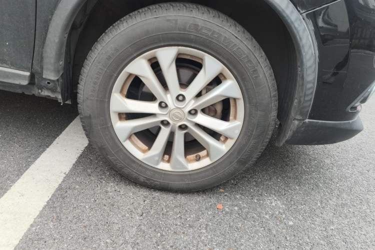 Used Nissan X-Trail 2015 2.0L CVT Comfort MAX Edition 2WD
