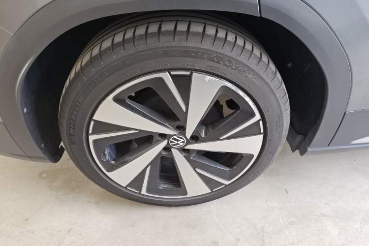 Used Volkswagen ID.6 X 2021 1st Edition ID. First Impression Edition Right Rear Wheel Hub