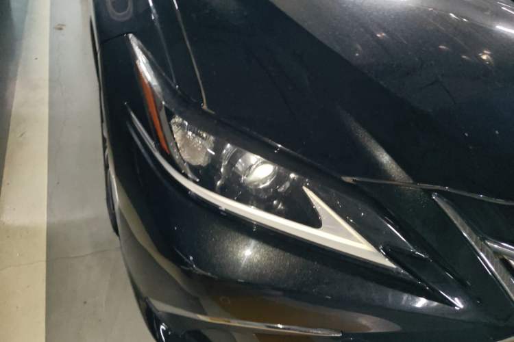 Used Lexus ES 2018 300h Premier Edition China VI Standard
