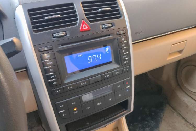 Used BAIC E Series 2013 Sedan 1.5L Manual Lotte Edition
