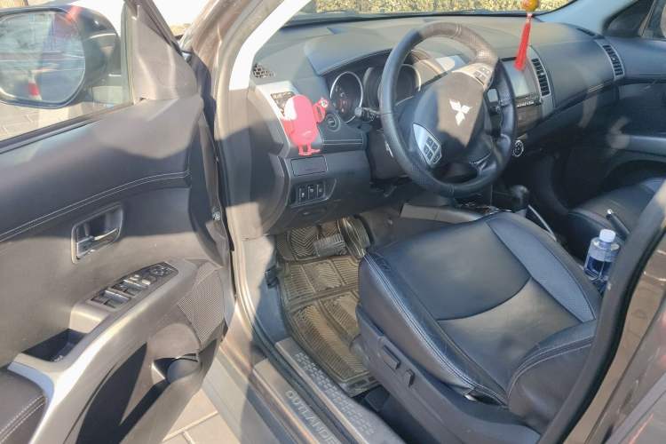 Used Mitsubishi Outlander 2010 Kinhui 2.4 Fashion Edition Driver Seat