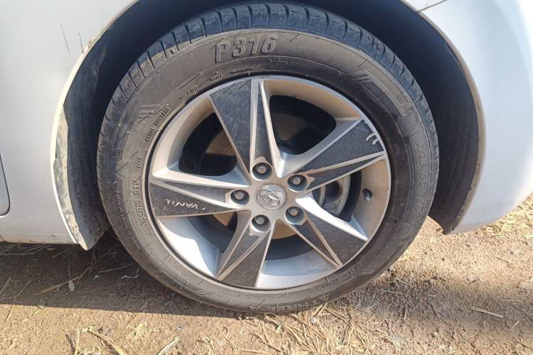 Used Hyundai Elantra (5th Generation / Langdong) 2012 1.6L Manual Leading Model Right Front Wheel Hub