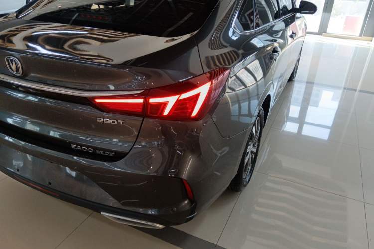 Used CHANGAN Eado 2021 PLUS Blue Whale NE 1.4T GDI DCT Prestige Model Right Rear Taillight