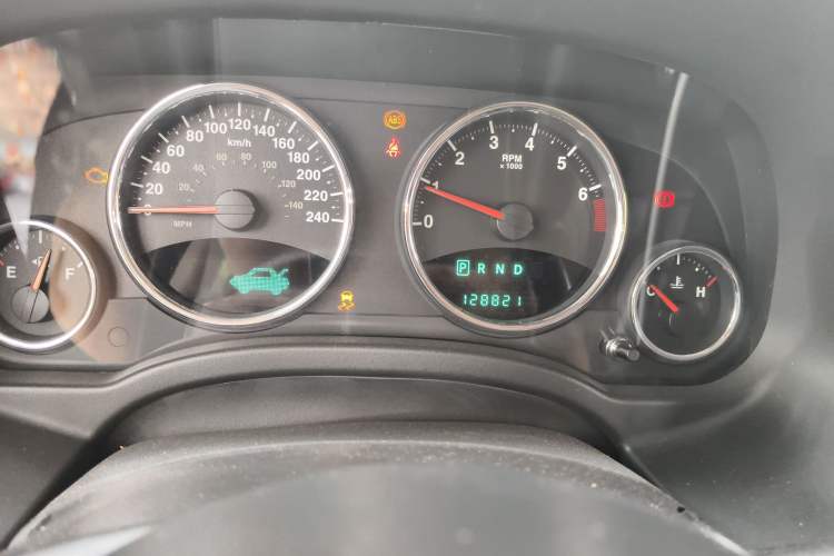 Used Jeep Patriot 2011 2.4 Luxury Edition Odometer Close Up