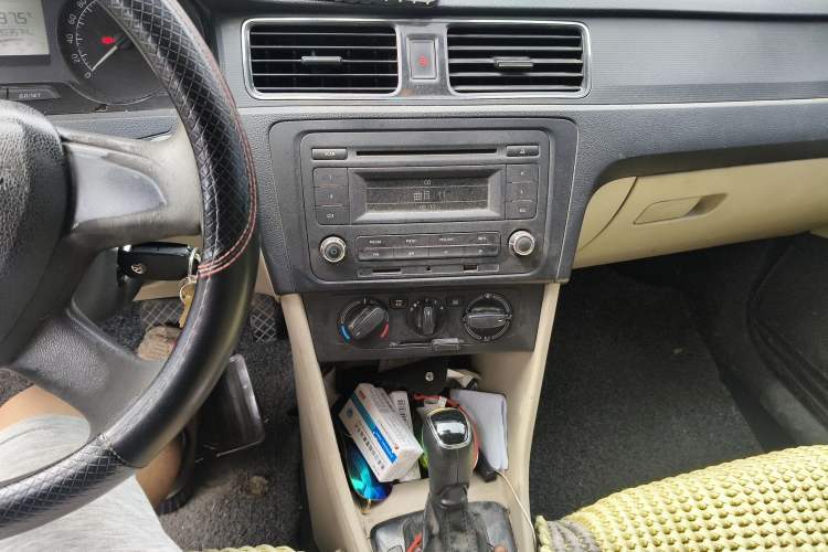 Used Skoda Rapid 2013 1.6L Automatic Smart Selection Model
