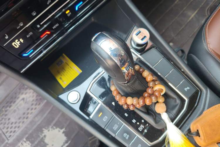 Used Volkswagen Lavida 2022 280TSI DSG Luxury Edition Gear Lever