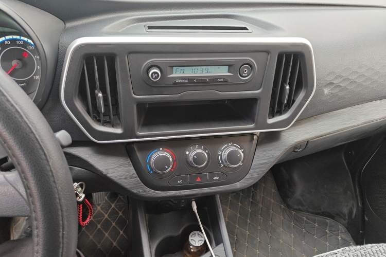 Used Chana Ruixing M60 2023 1.5L GDI Comfort-Class Passenger Vehicle 6/7 Seats