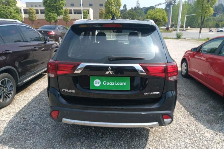 Used Mitsubishi Outlander 2018 2.0L Two-Wheel Drive Glory Edition 5 Seats