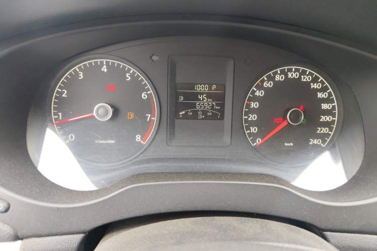 Used Volkswagen Sagitar 2014 1.6L Automatic Comfort Model Odometer Close Up