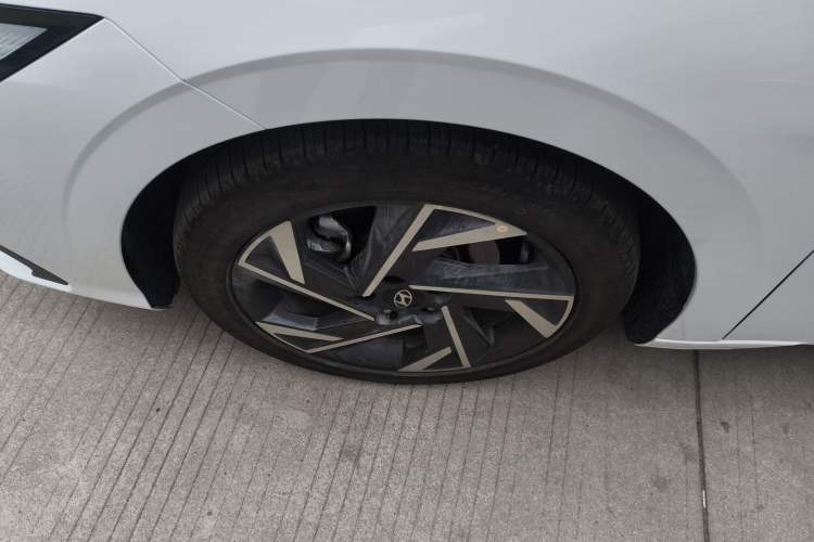 Used Hyundai Elantra 2023 1.5L CVT GLX Elite Edition Left Front Wheel Hub