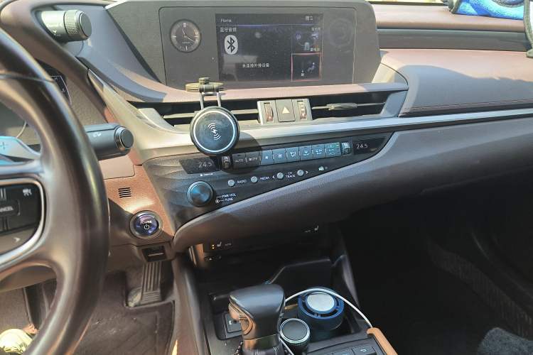 Used Lexus ES 2020 300h Premier Edition