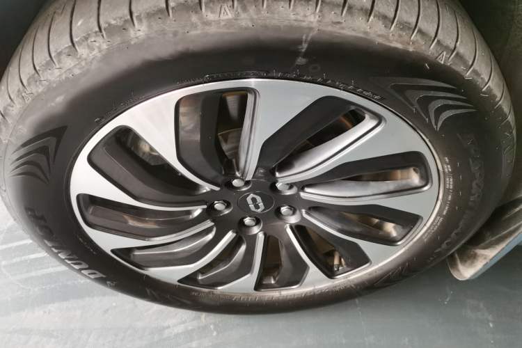 Used Hima AITO M7 2024 1.5T Rear-Drive Plus Version 5 Seats Left Front Wheel Hub