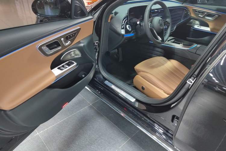 Used Mercedes-Benz E-Class 2025 Facelift E 300 L Luxury Edition