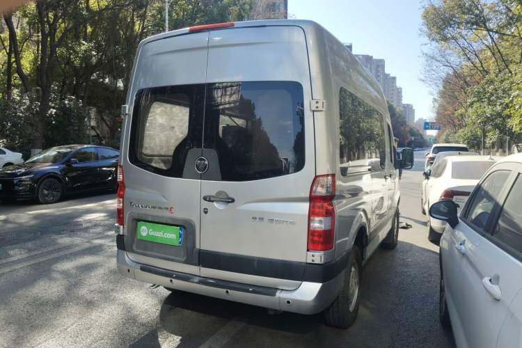 Used Foton Toano 2019 2.5T E5 Short Wheelbase Mid-Roof 5/6-Seater 4J25TC3
