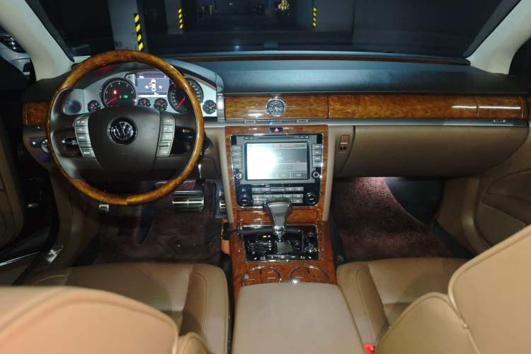 Used Volkswagen Phaeton 2014 3.0L Business Model
