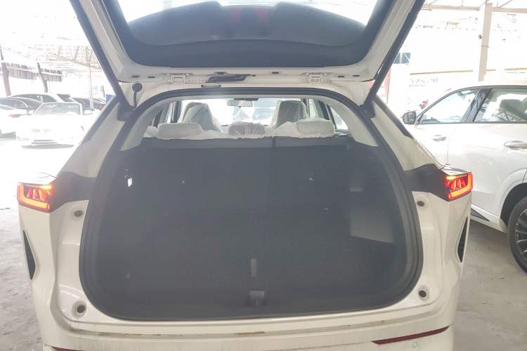 Used Changan UNI-Z New Energy 2024 Blue Whale Smart Electric iDD 125km Beyond Edition
