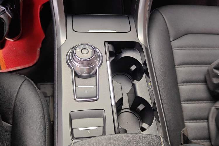 Used Ford Mondeo 2018 EcoBoost 180 Smart Control Fashion Model China VI Standard