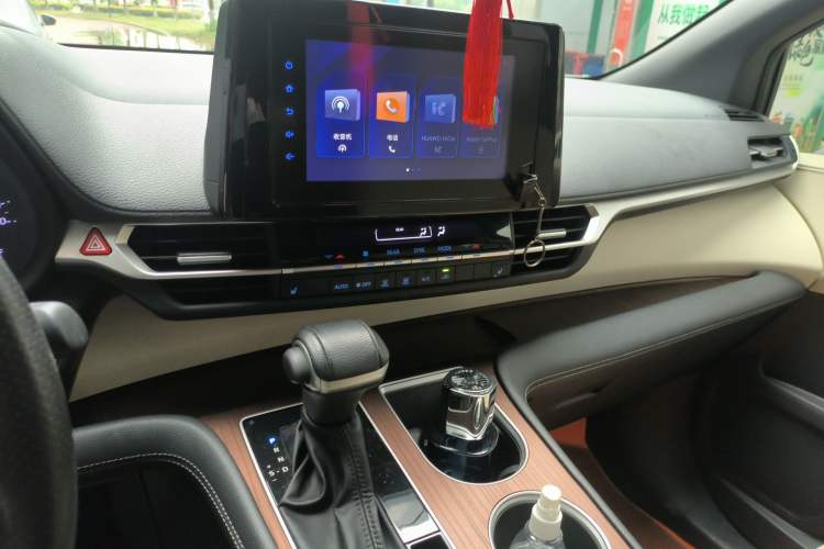 Used Toyota SIENNA 2021 2.5L Hybrid Luxury Edition Audio And AC Panel