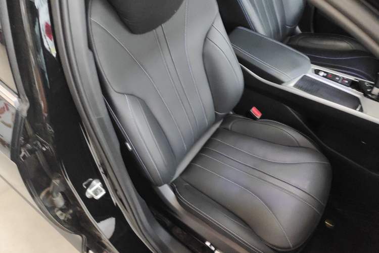 Used Geely Auto Preface 2025 Dongfang Yao 1.5TD Kunlun Edition Right Front Seat