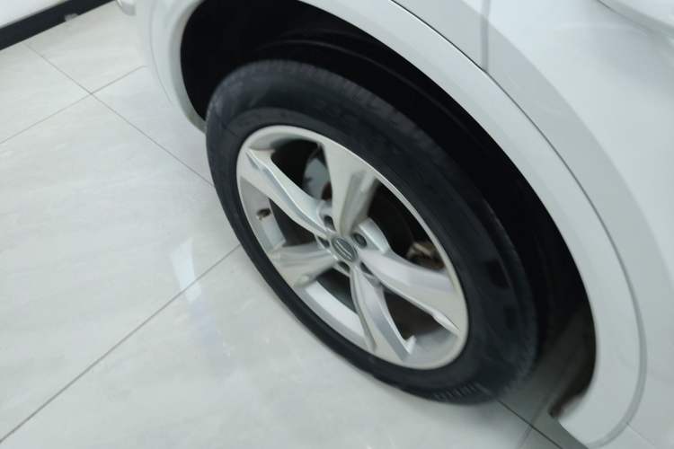 Used Audi Q5L 2018 40 TFSI Prestige Edition China VI Emission Standard Right Rear Wheel Hub