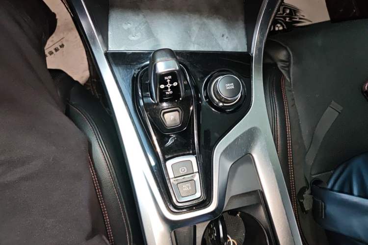 Used Lynk & Co 01 2019 2.0T Four-Wheel Drive Genie Pro Version China VI Standard
