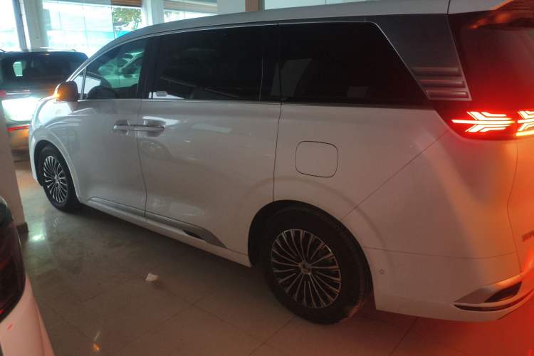 Used Denza D9 2022 DM-i 970 Four-Wheel Drive Flagship Model