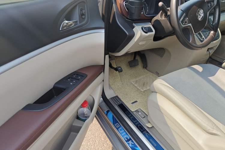 Used Buick GL8 2018 28T Luxury Model China VI Standard
