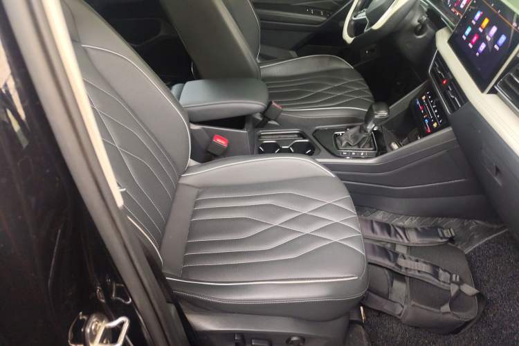 Used Volkswagen Tiguan L 2022 330TSI Automatic Two-Wheel Drive R-Line Enhanced Edition
