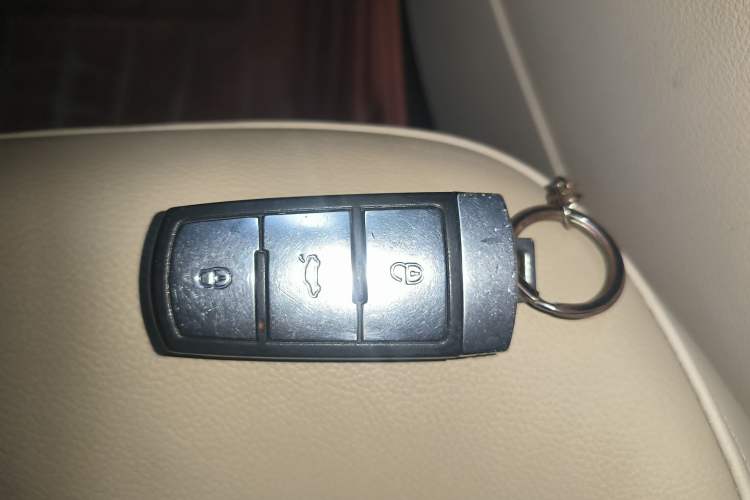 Used Volkswagen Magotan 2013 1.8TSI Luxury Model Vehicle Key
