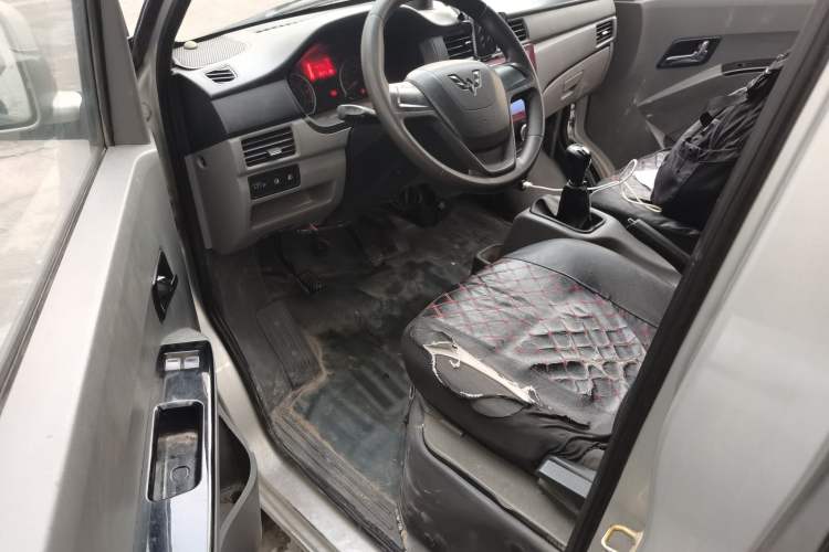 Used Wuling Zhiguang 2015 1.2L S Practical Model LSI
