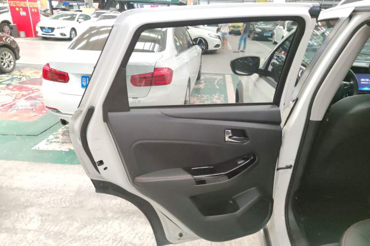 Used Venucia T70 2020 2.0L CVT Elite Edition China VI Standard Left Rear Door Interior