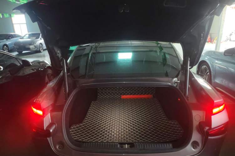 Used XPeng P7 2020 670E Trunk