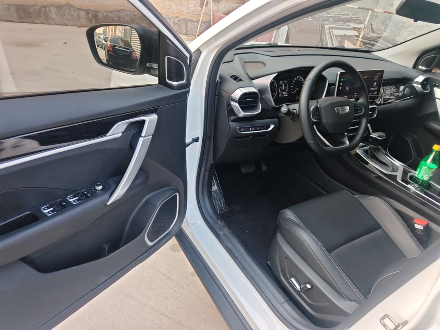 Geely Auto Coolray 2025 Model 1.5L CVT Superpower Edition MAX — снимка 18