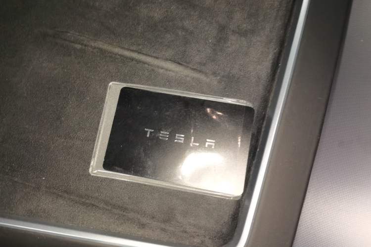 Used Tesla Model Y 2025 Rear-Wheel-Drive Version