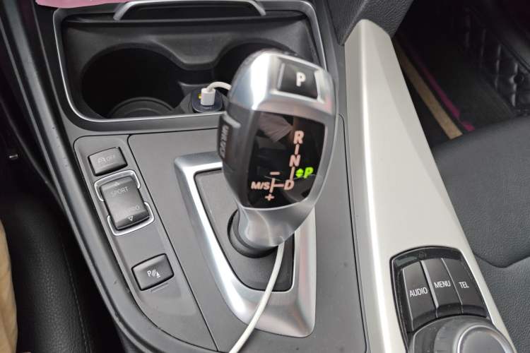 Used BMW 3 Series GT 2016 320i Fashion Model Gear Lever