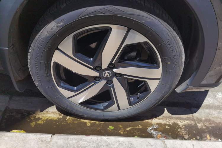 Used CHANGAN CS55PLUS 2024 3rd Generation 1.5T DCT Prestige Model Right Front Wheel Hub