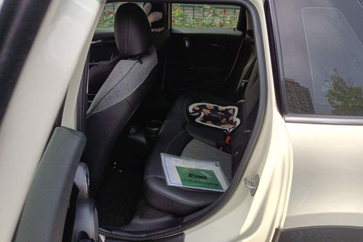 Used MINI 2019 1.5T COOPER Classic Edition Five-Door Version Left Rear Seat