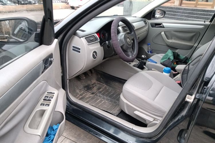 Used Volkswagen Bora 2012 1.6L Manual Fashion Edition Driver Seat